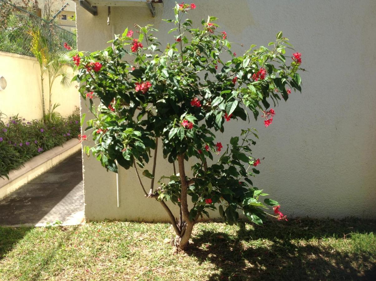 Lovely Apartment In Flic En Flac, Close To The Beach And All Amenities. Esterno foto