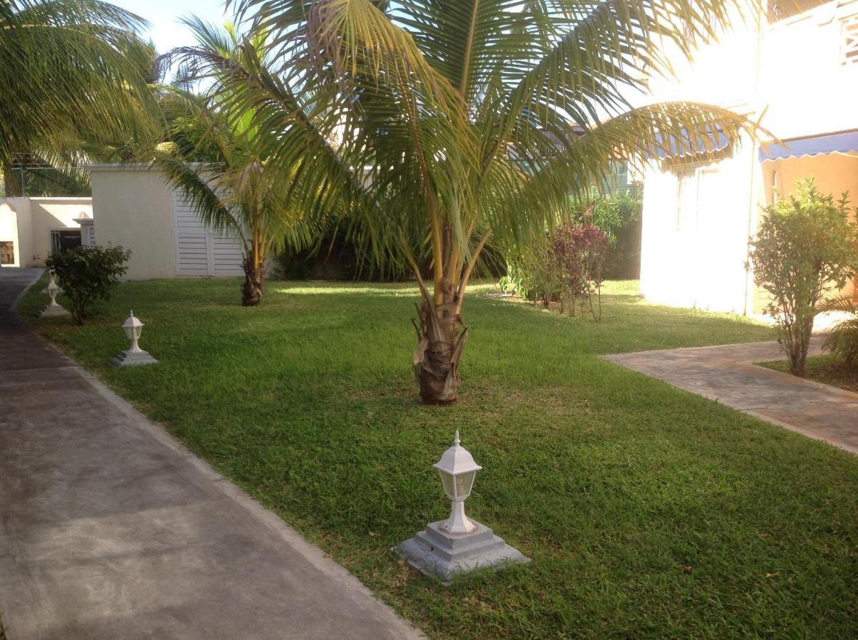 Lovely Apartment In Flic En Flac, Close To The Beach And All Amenities. Esterno foto
