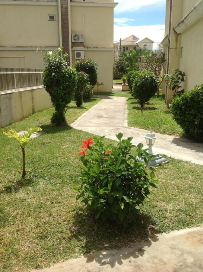 Lovely Apartment In Flic En Flac, Close To The Beach And All Amenities. Esterno foto
